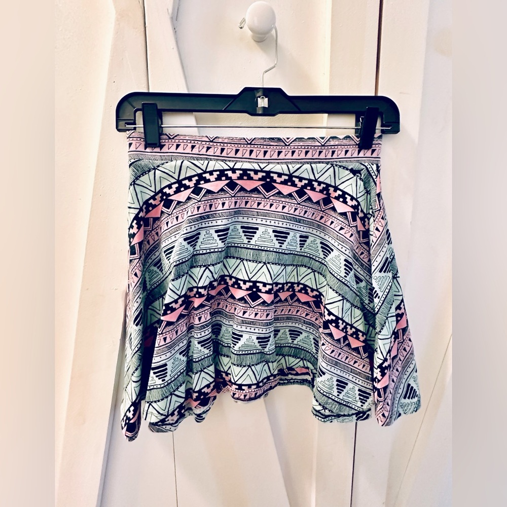 Sporty Aztec print VS Pink mini
